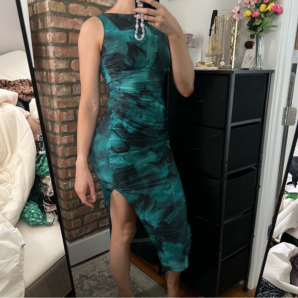 Elegant Teal Sleeveless Dress